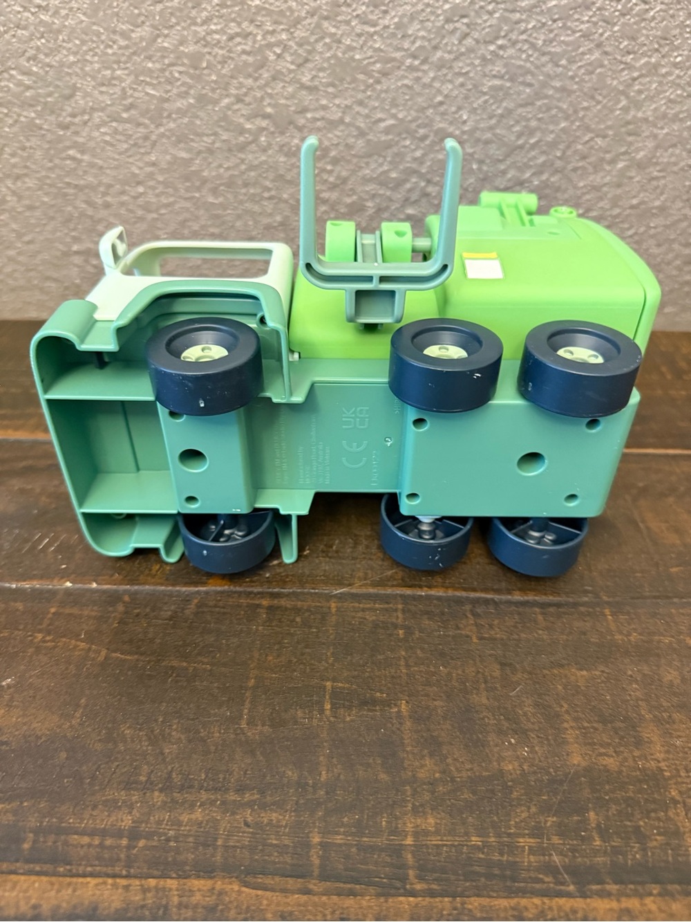 Bluey & The Bin Man Garbage Truck and accessories - Picture 14 of 15